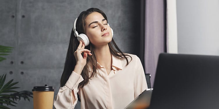 The Benefits of Mindfulness Meditation in the Workplace The Benefits of Mindfulness Meditation in the Workplace